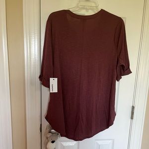 Women’s 2XL Burgundy Short Sleeve Fashion Tee Shirt from Kohl’s. New with tags.